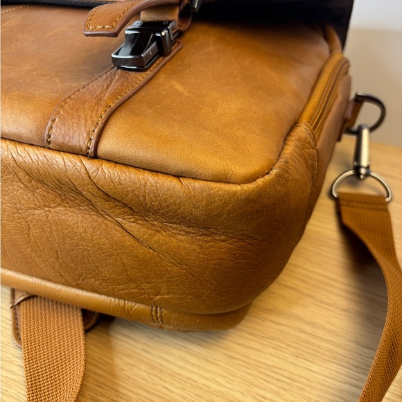 Kenneth Cole Men's Light Brown Full Grain Leather Messenger Bag Like New!!! - Picture 15 of 16